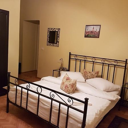 Central Square Studios Сибиу Екстериор снимка