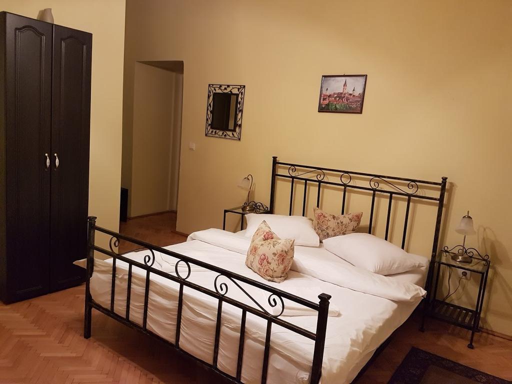 Central Square Studios Сибиу Екстериор снимка